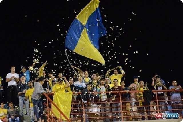 עודדו ודחפו את השחקנים. אוהדי קרית גת (עמוד הפייסבוק הרשמי של קרית גת)